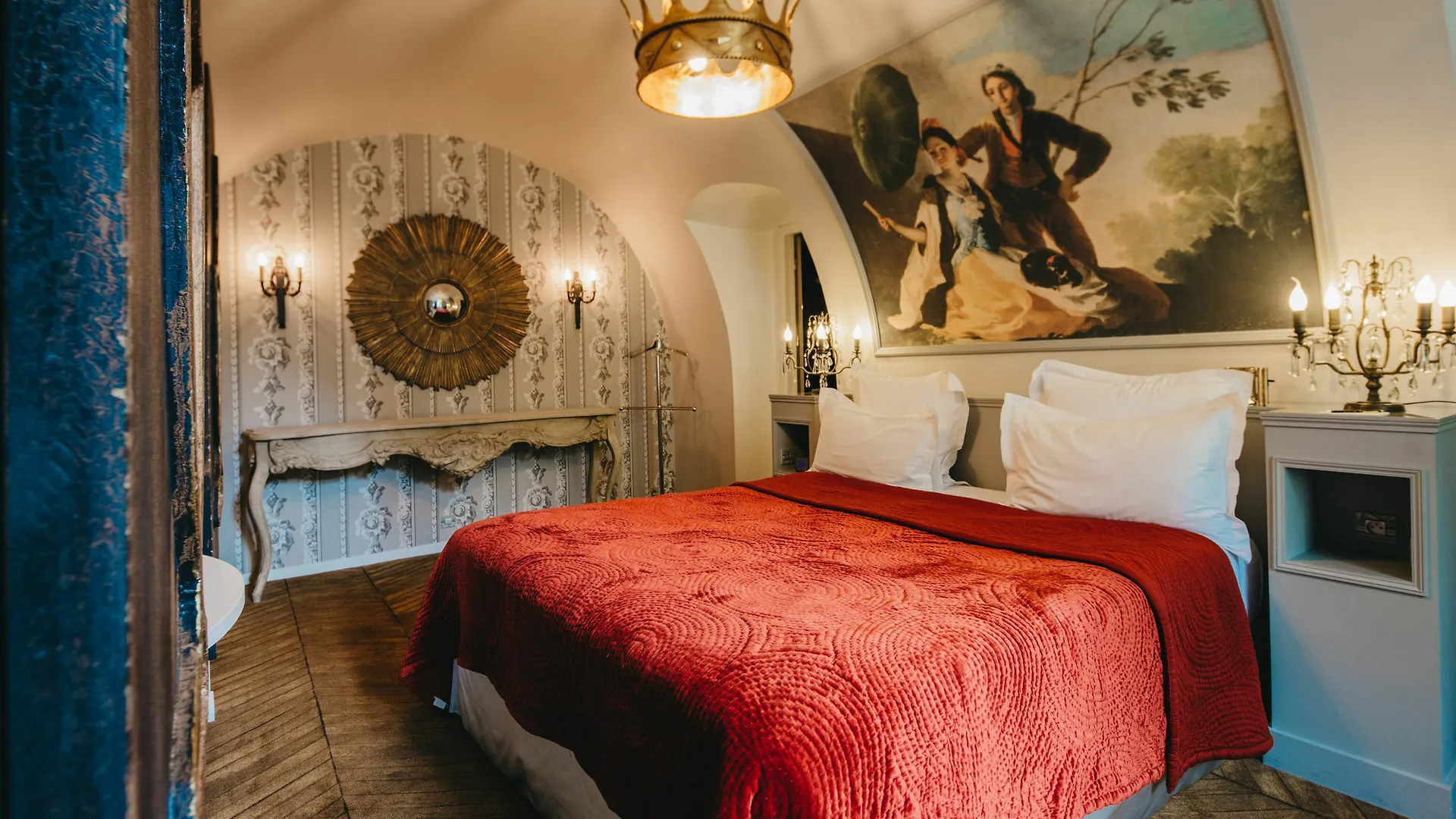 Saint Hotel